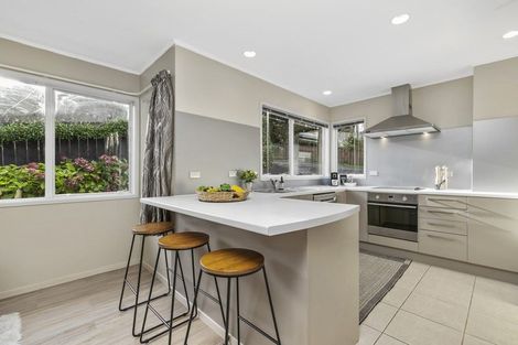 Photo of property in 10 Springtime Crescent, Stanmore Bay, Whangaparaoa, 0932