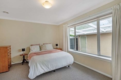 Photo of property in 1 Sevenoaks Drive, Bryndwr, Christchurch, 8053