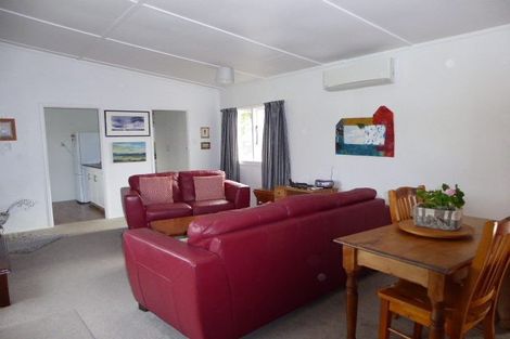 Photo of property in 11 Bevan Street, Woodville, 4920