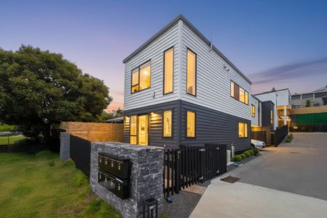 Photo of property in 1/12 Manuwai Road, Torbay, Auckland, 0630