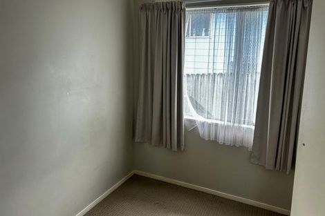 Photo of property in 16 Kelman Road, Kelston, Auckland, 0602