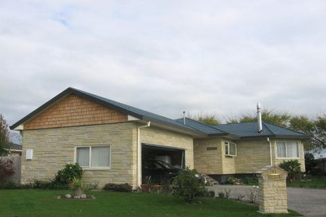 Photo of property in 51 Dalfield Place, Highbury, Palmerston North, 4412