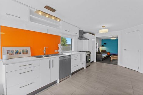 Photo of property in 1/64 Seaview Road, Castor Bay, Auckland, 0620