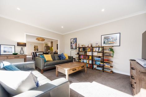 Photo of property in 5 Heritage Place, Terrace End, Palmerston North, 4410