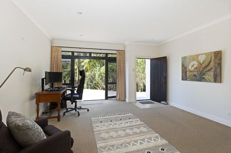 Photo of property in 21 Penwood Close, East Tamaki Heights, Auckland, 2016