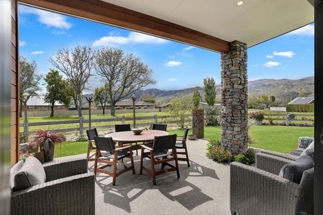 Photo of property in 54 Stratford Drive, Mount Pisa, Cromwell, 9383