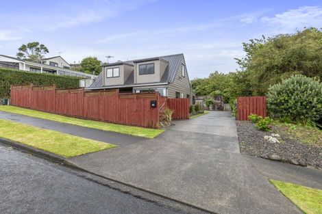 Photo of property in 92 Heta Road, Highlands Park, New Plymouth, 4312