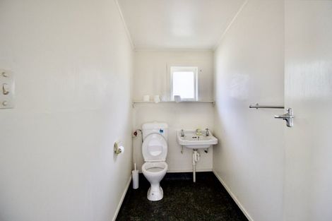 Photo of property in 1/30 Gordon Avenue, Milford, Auckland, 0620