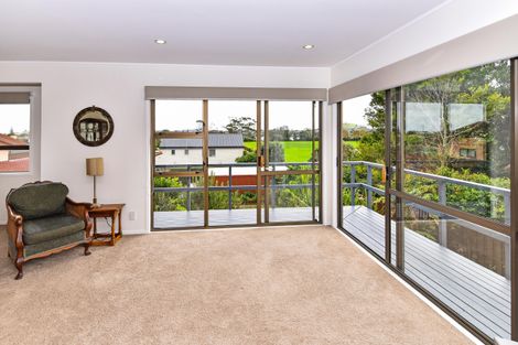 Photo of property in 2/12 Steeple Rise, Pakuranga, Auckland, 2010