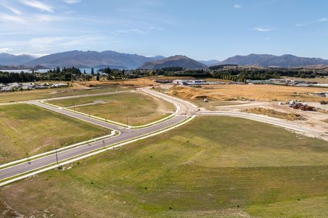 Photo of property in 42 Doug Ledgerwood Drive, Wanaka, 9305