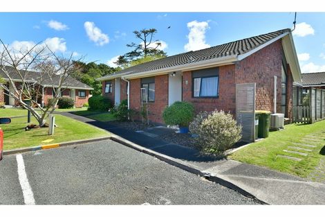 Photo of property in 10 Bellbird Place, Orewa, 0931