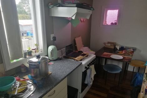 Photo of property in 3 Pleasant Road, Glen Eden, Auckland, 0602