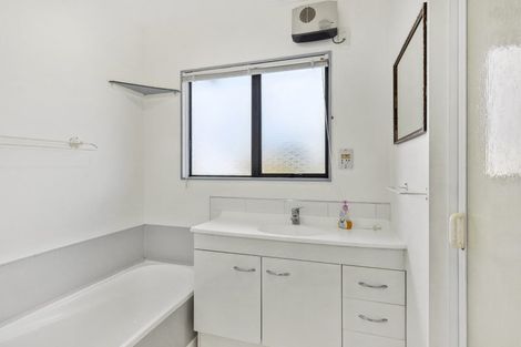 Photo of property in 99 Queens Road, Waikanae Beach, Waikanae, 5036