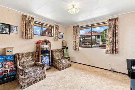 Photo of property in 99 Glenross Street, Glenross, Dunedin, 9011