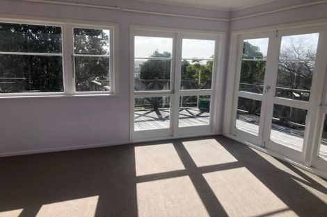 Photo of property in 572 Beach Road, Rothesay Bay, Auckland, 0630
