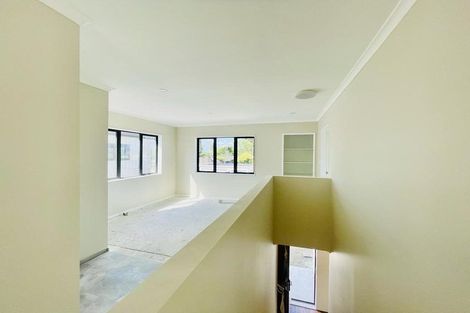 Photo of property in 69 Clevedon Road, Papakura, 2110