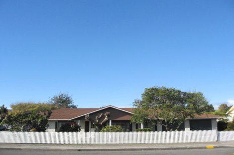 Photo of property in 8 Domain Road, Otaki, 5512