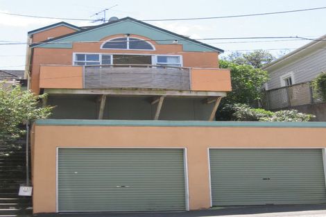 Photo of property in 34 Macdonald Crescent, Te Aro, Wellington, 6011