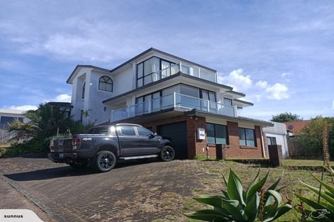 Photo of property in 12 Searidge Rise, West Harbour, Auckland, 0618