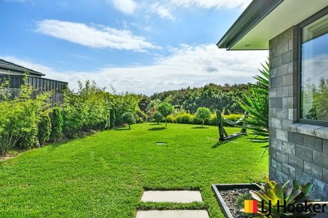 Photo of property in 14 Dame Nganeko Drive, Glenbrook, Waiuku, 2681