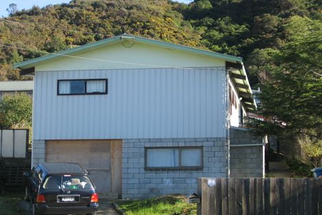 Photo of property in 156 George Street, Stokes Valley, Lower Hutt, 5019