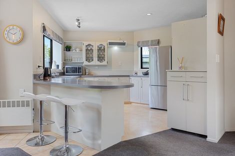 Photo of property in 6 Grove Place, Rangiora, 7400