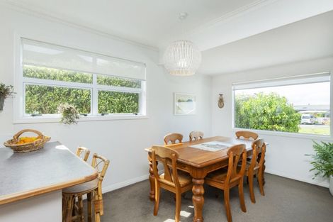 Photo of property in 2 Douglas Street, Okitu, Gisborne, 4010