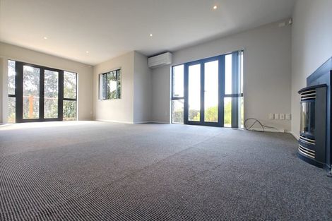 Photo of property in 1 Glenreagh Place, Torbay, Auckland, 0630