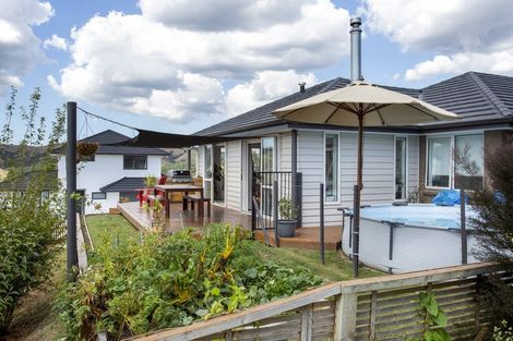 Photo of property in 3 Lewann Lane, Helensville, 0800