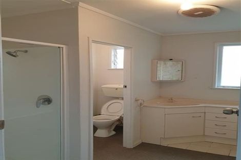 Photo of property in 92 Te Atatu Road, Te Atatu South, Auckland, 0610