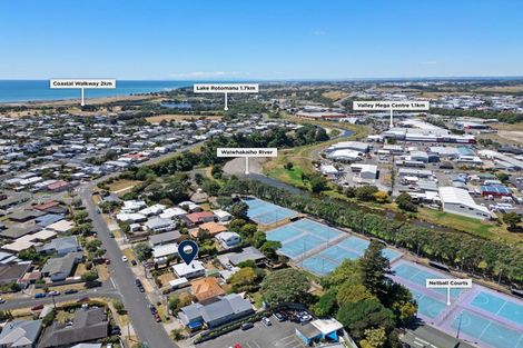 Photo of property in 11 Normanby Street, Fitzroy, New Plymouth, 4312