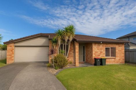 Photo of property in 13 Finbar Close, Flat Bush, Auckland, 2019