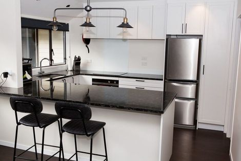 Photo of property in 8 Burma Road, Khandallah, Wellington, 6035