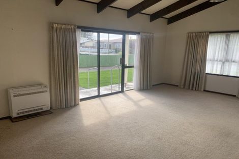 Photo of property in 12a Oxford Street, Marton, 4710