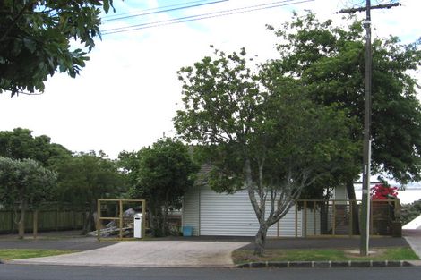 Photo of property in 12 Harbour View Road, Point Chevalier, Auckland, 1022