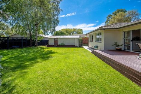 Photo of property in 12 Saunders Place, Redwood, Christchurch, 8051