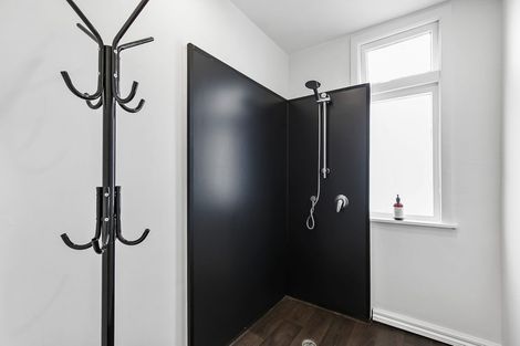 Photo of property in 142 Titirangi Road, New Lynn, Auckland, 0600