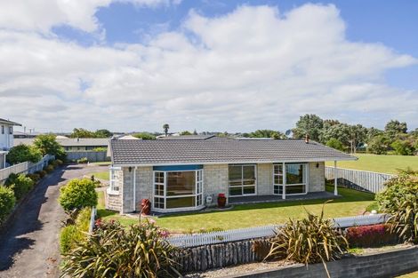 Photo of property in 140 Parklands Avenue, Bell Block, New Plymouth, 4312