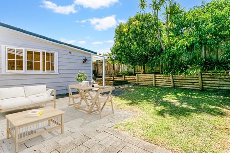 Photo of property in 1/29 Wolsley Avenue, Milford, Auckland, 0620