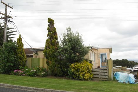 Photo of property in 1440 Whangaparaoa Road, Army Bay, Whangaparaoa, 0930