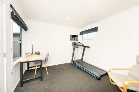 Photo of property in 17 Lorenzo Place, Kelvin Grove, Palmerston North, 4414