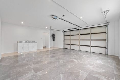 Photo of property in 2 Dhaka Lane, Ranui, Auckland, 0612