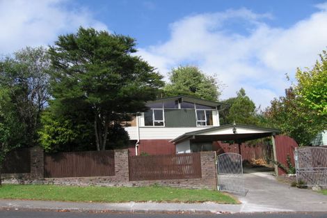 Photo of property in 10 Waari Avenue, Sunnyvale, Auckland, 0612