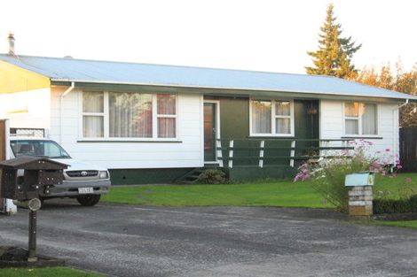 Photo of property in 6 Ngatuku Place, Tokoroa, 3420