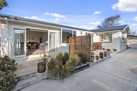 Photo of property in 143 Queenspark Drive, Parklands, Christchurch, 8083