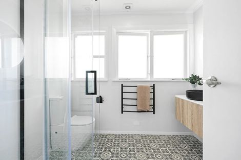 Photo of property in 142 Tuhikaramea Road, Dinsdale, Hamilton, 3204