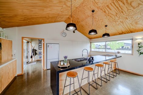 Photo of property in 76 Belgrove Drive, Waipukurau, 4200