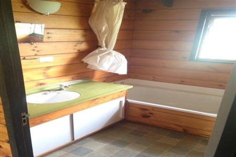 Photo of property in 26 Seaview Road, Glenfield, Auckland, 0629