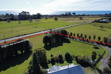 Photo of property in 648 Abel Tasman Drive, Clifton, Takaka, 7183