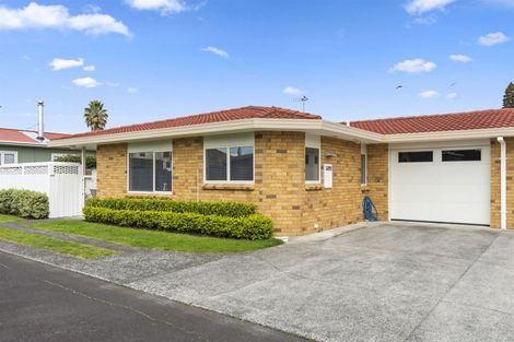 Photo of property in 496b Devonport Road, Tauranga South, Tauranga, 3112